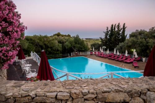 piscina-Antica-Masseria-Rottacapozza-vista-panoramica-litorale-salentino-750x500