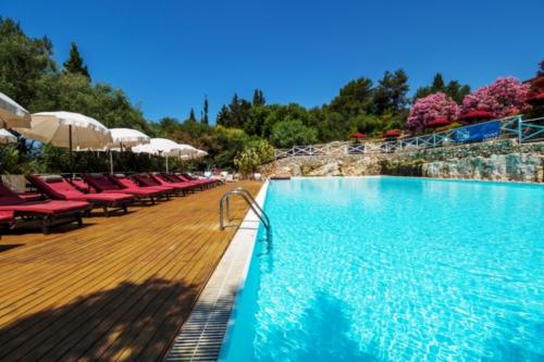 piscina-antica-masseria-rottacapozza-salento-750x500